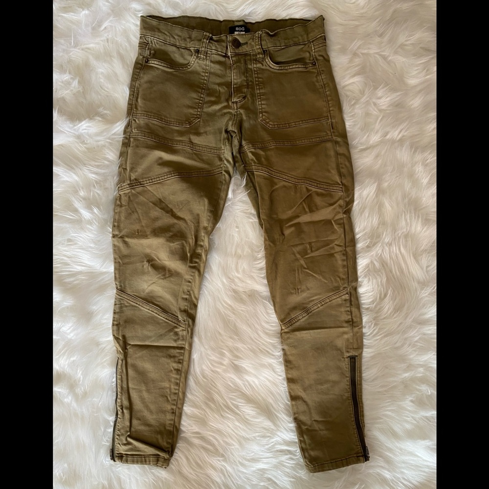 Urban Outfitters BDG Women’s Khaki Sporty Ankle Jeans with Zippers At An…